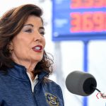 La gobernadora de Nueva York arremete contra Trump por el alto precio de los combustibles