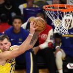 Doncic asalta Houston, los Spurs aguantan en Inglewood y Brown rescata a los Celtics