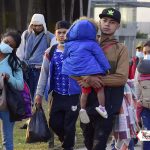 EU advierte a una caravana migrante que "no se arriesguen" al intentar cruza a Guatemala
